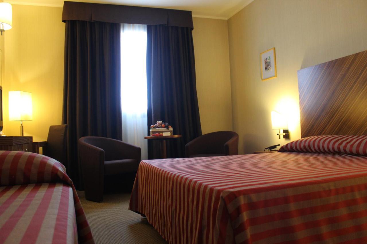 Mh Hotel Piacenza Fiera Exterior photo