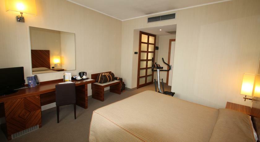 Mh Hotel Piacenza Fiera Exterior photo